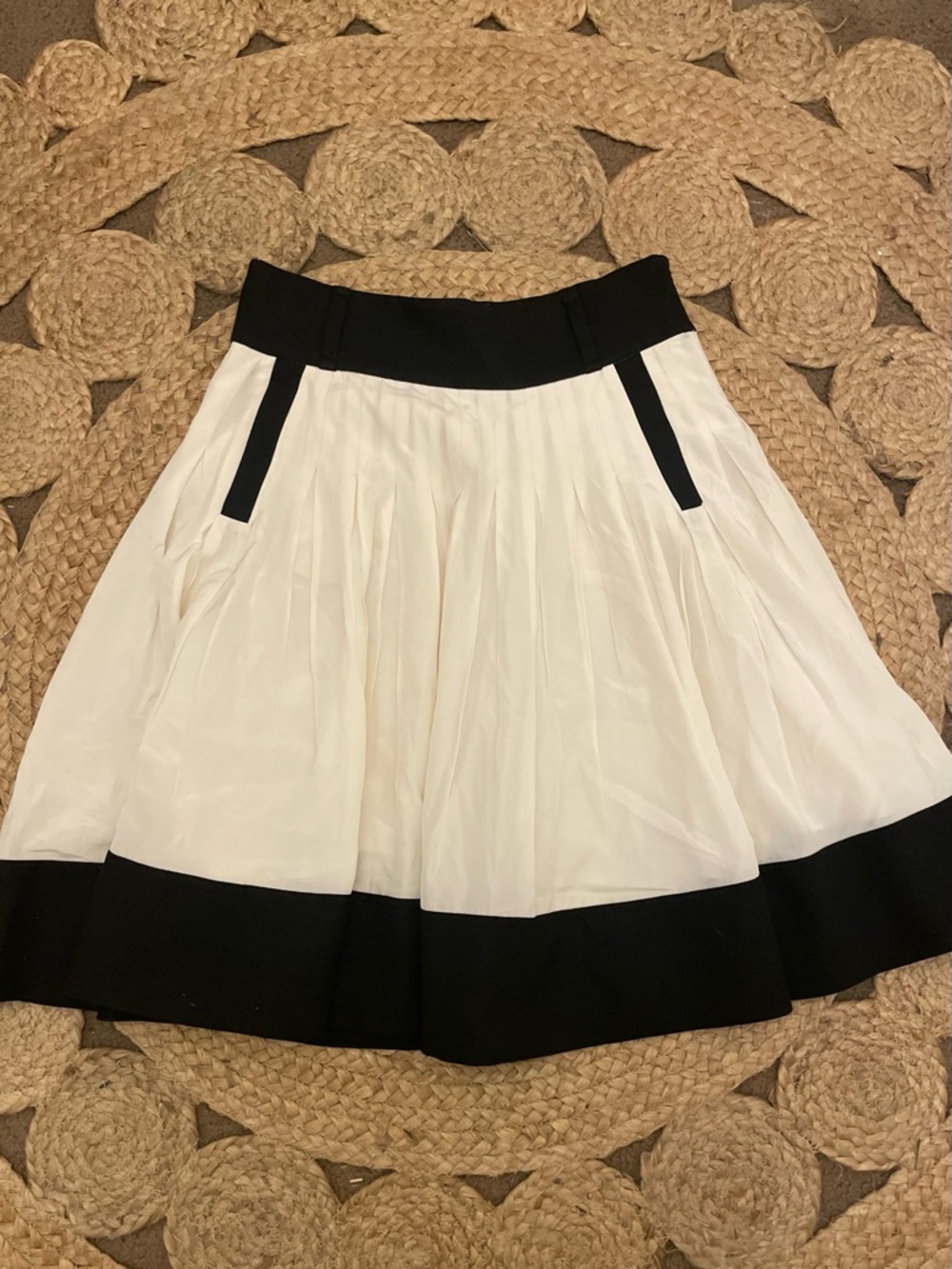 Antonio Melani White and Black Pleated A-Line Skirt